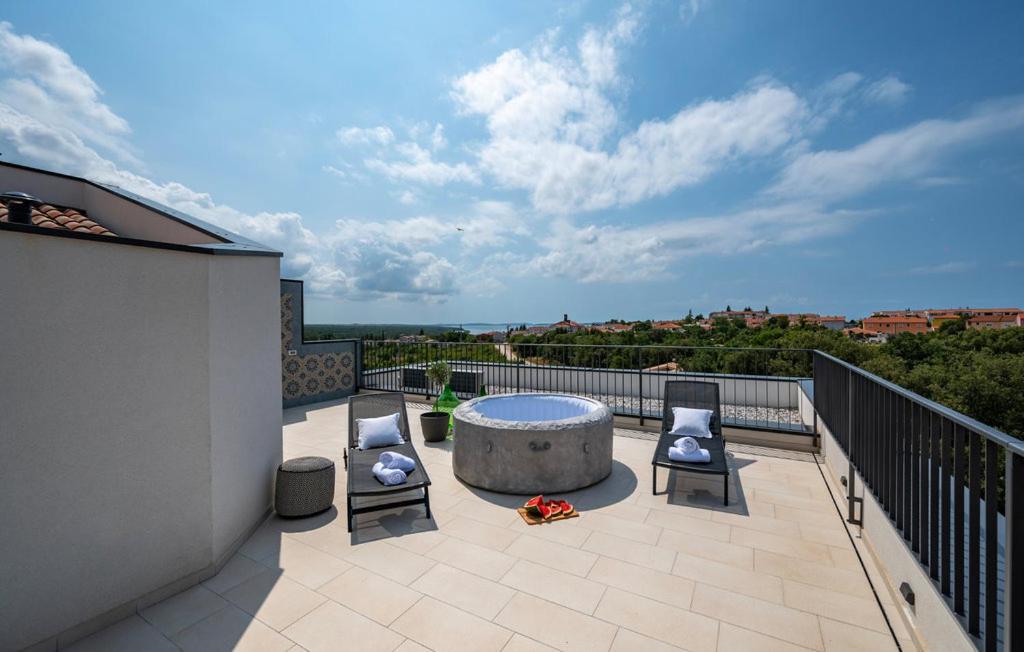 Apartments Villa Leonard - Modern Stay With Private Rooftop Jacuzzi & Sea Views, Barbariga, Vodnjan, Istria, Croatia Eksteriør billede